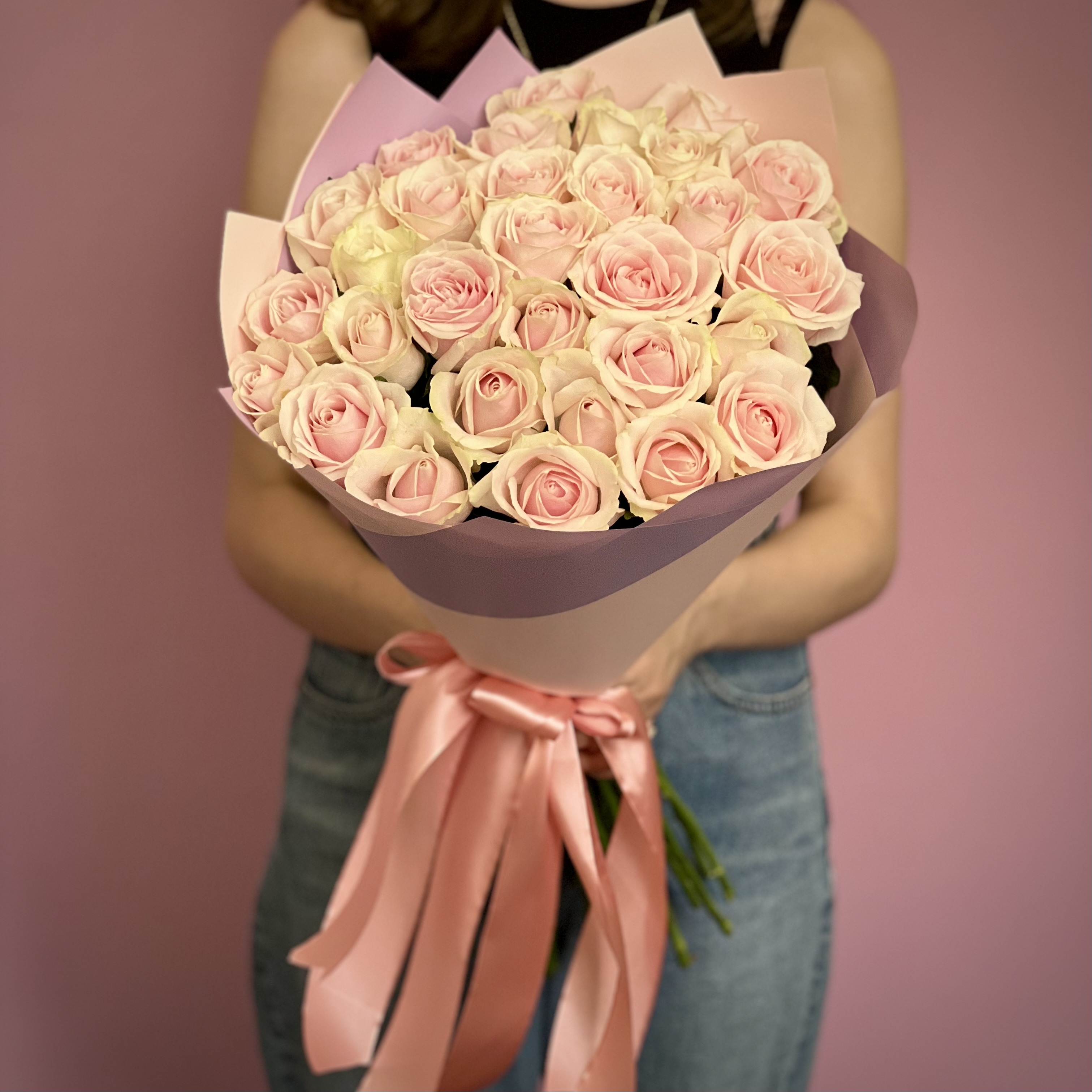 Букеты из роз Букет из роз Свит Аваланж 70 см 29 шт