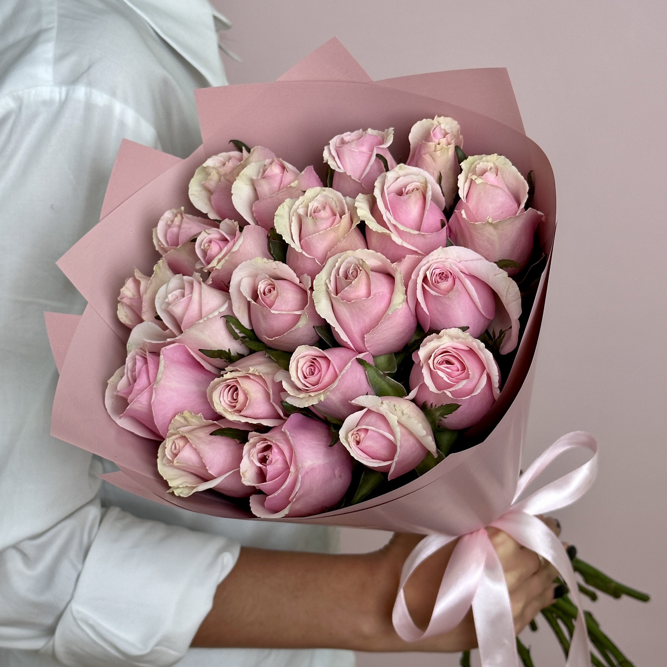 Букеты из роз Букет из 21 розы Пинк Дрим (50 см)