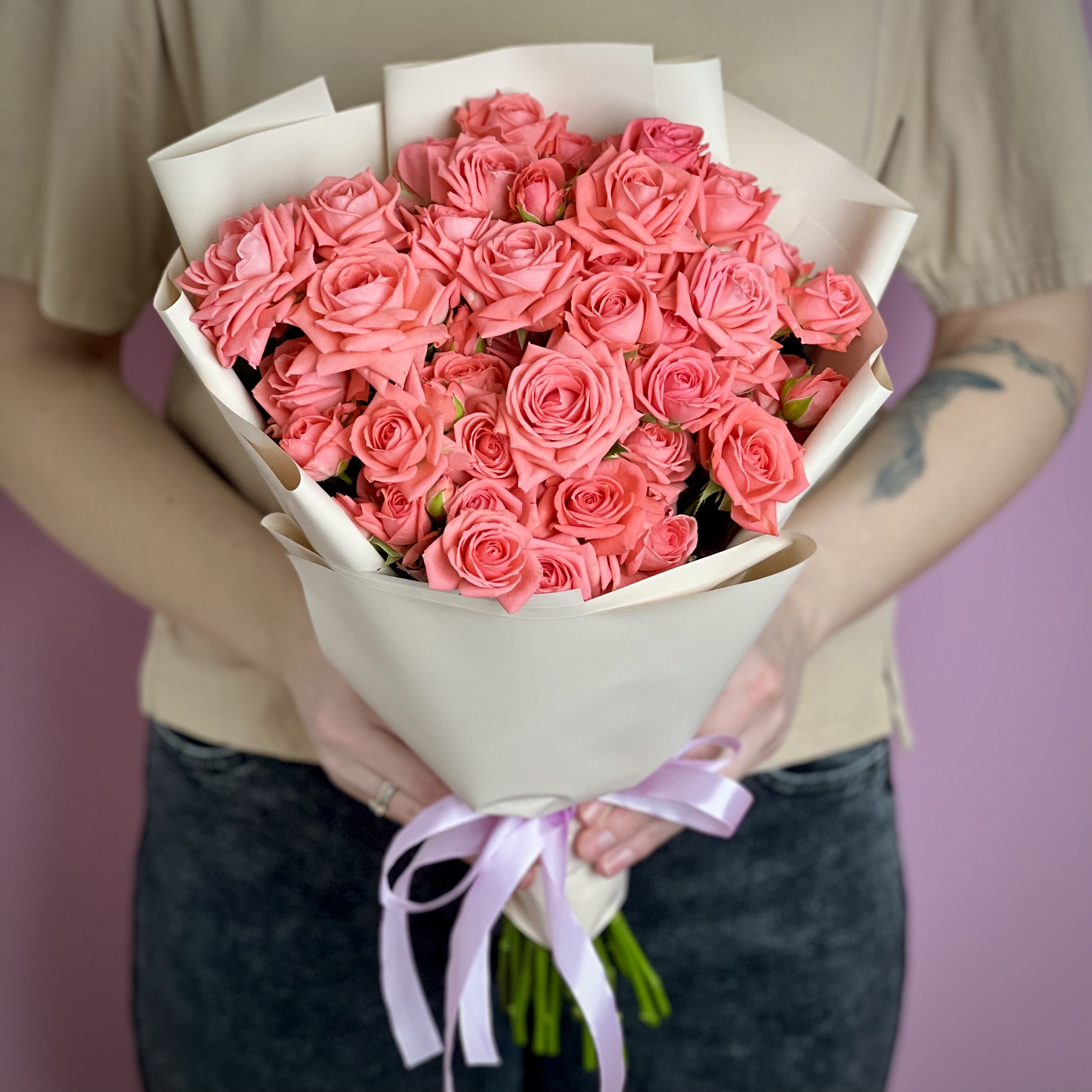 Кустовая роза Букет из 17 кустовых коралловых роз