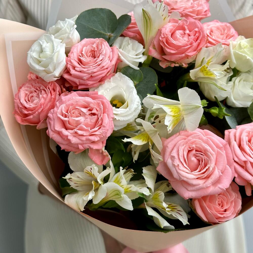 Кустовая роза Букет Манящая красота