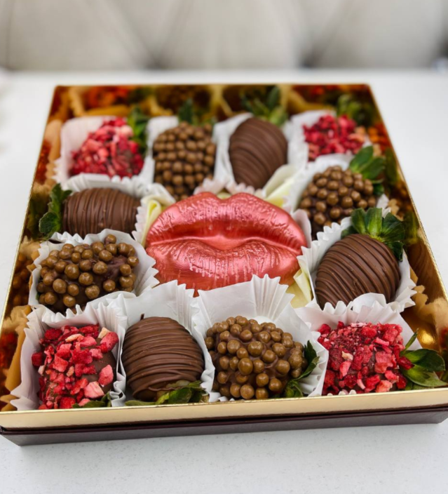 Для crm Клубника в бельгийском шоколаде "Поцелуй"