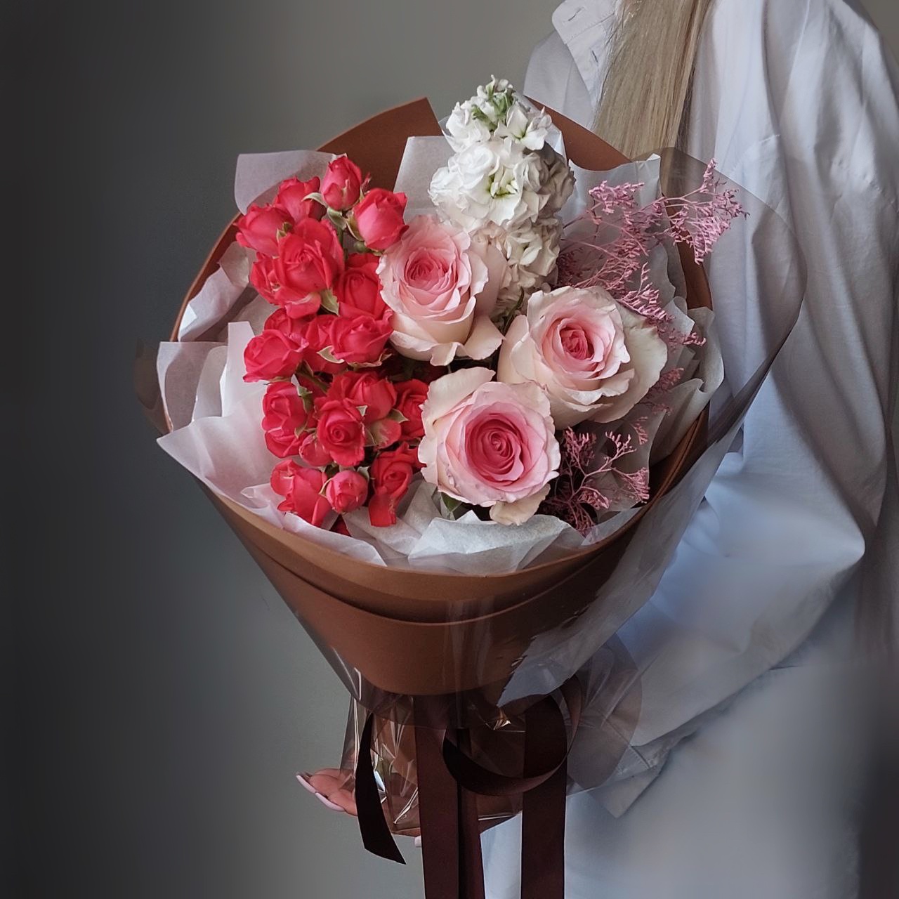 Кустовая роза Букет Пылающее чувство