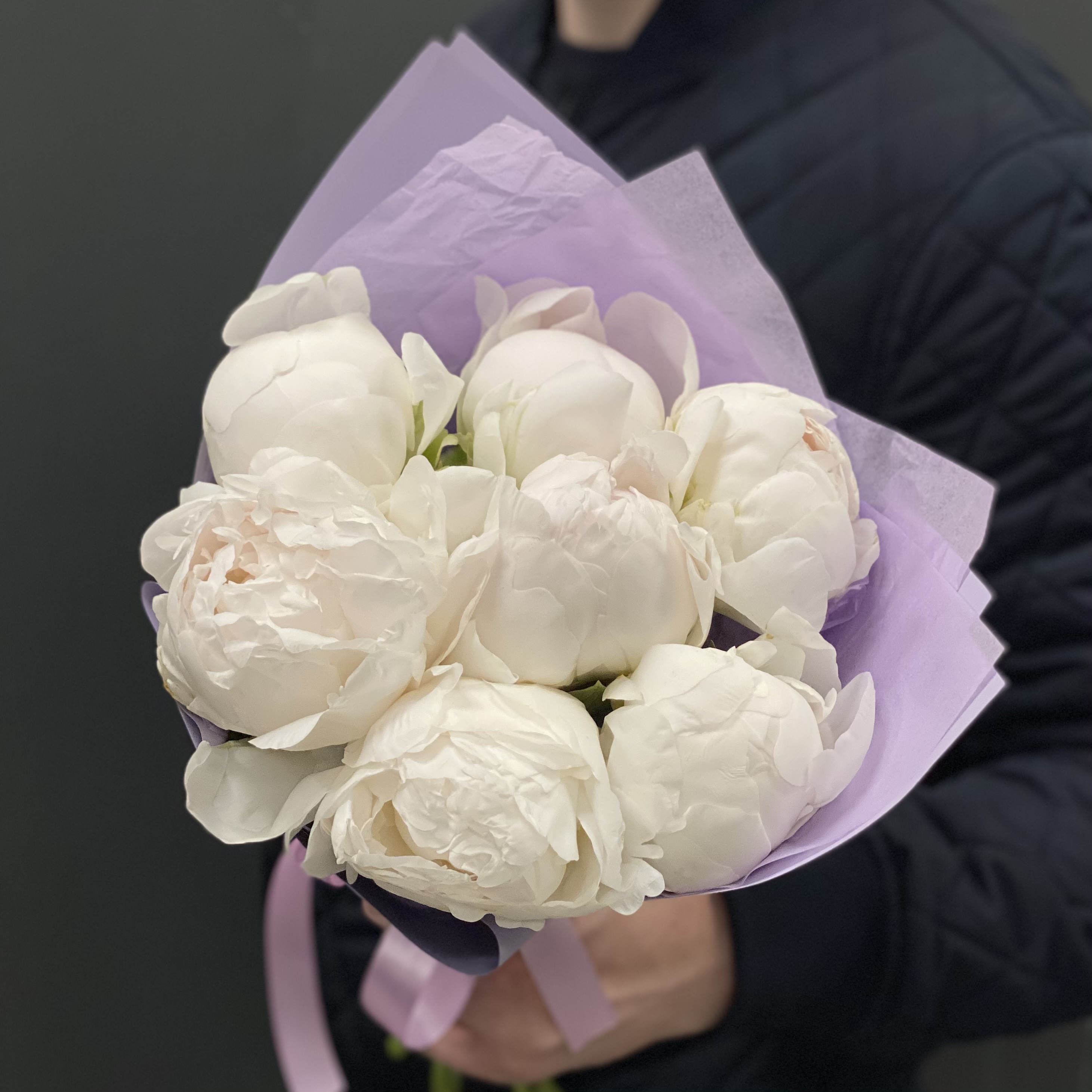 Пионы Букет из 7 белых пионов
