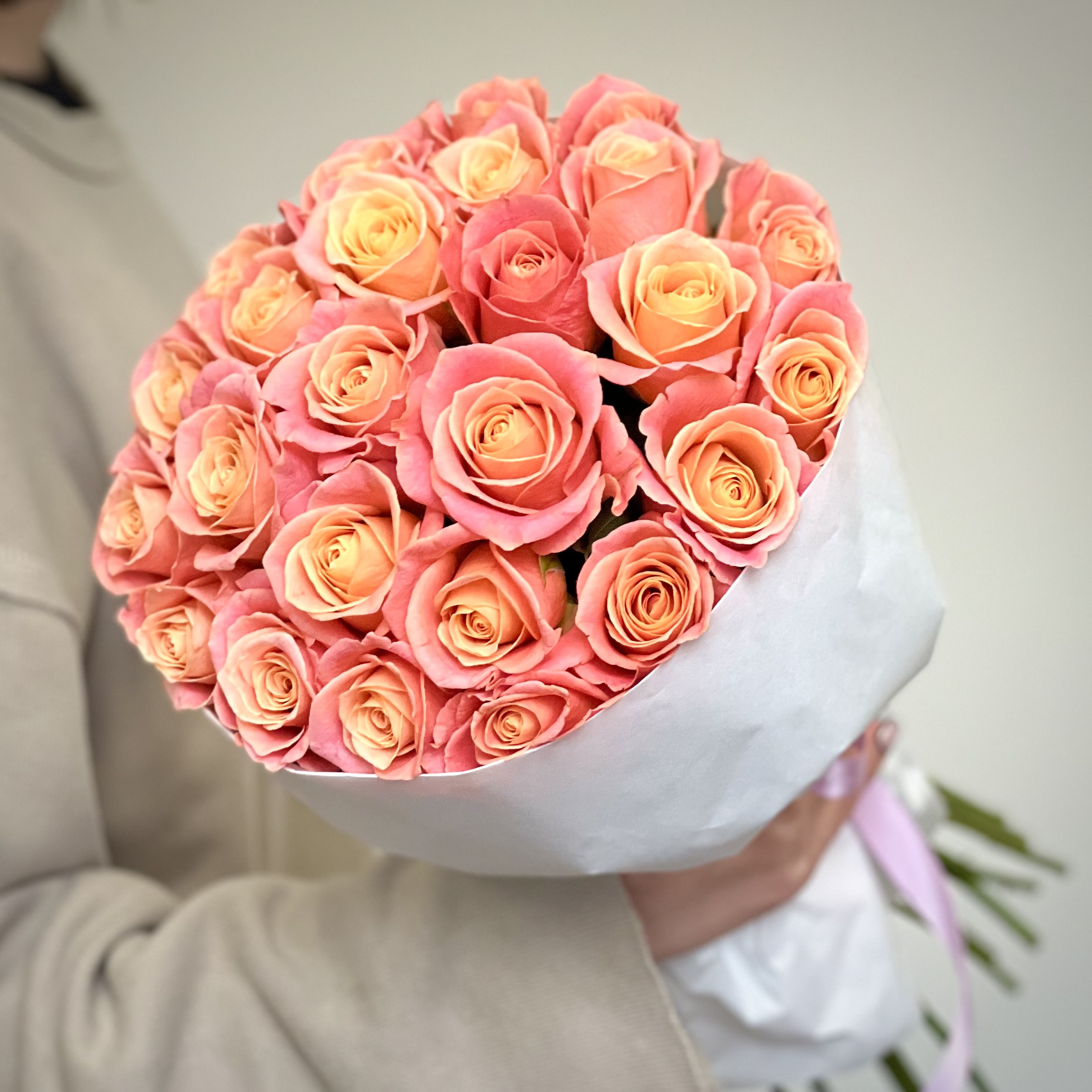 Букеты из роз Букет из коралловых роз Королек