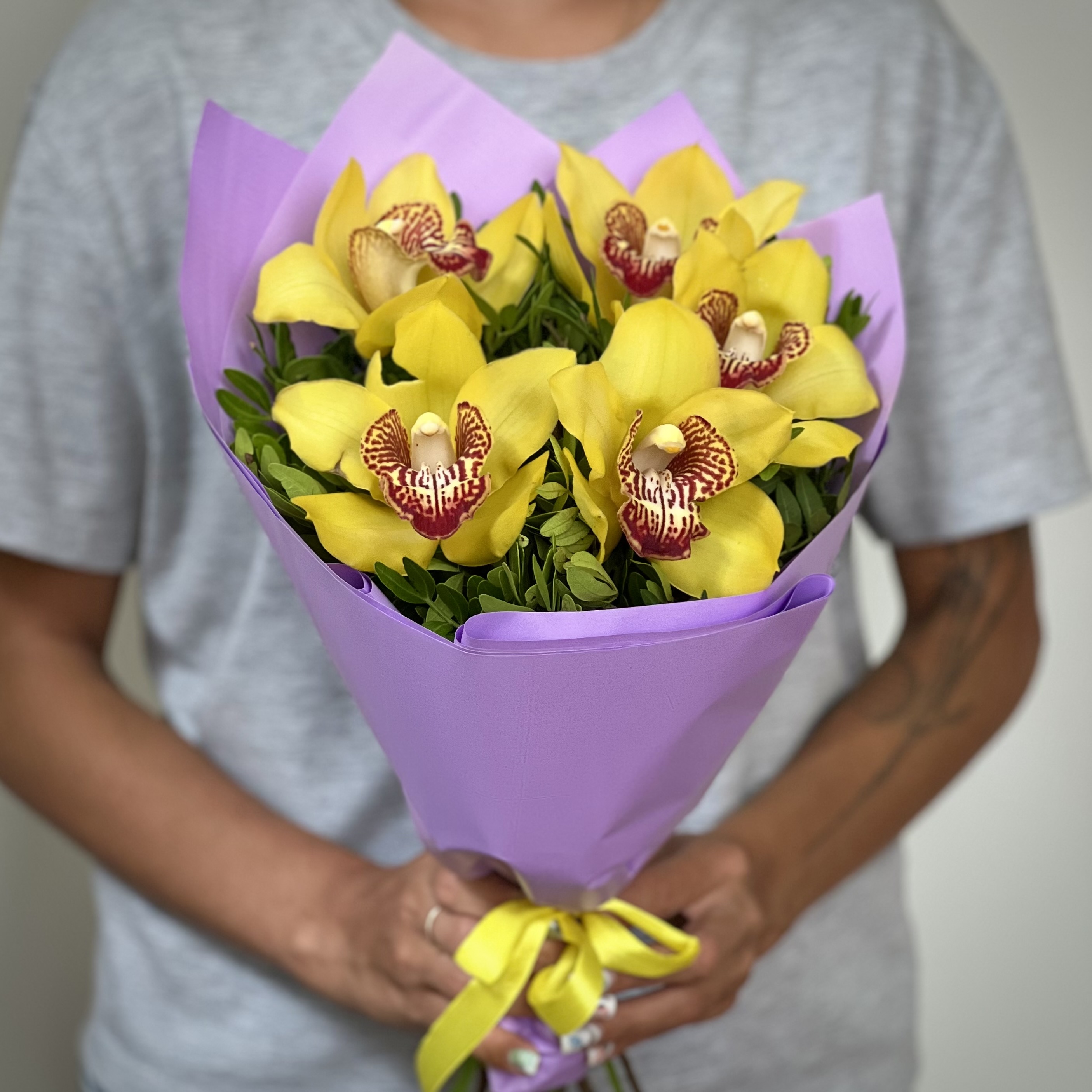 Орхидеи Букет из 5 желтых орхидей