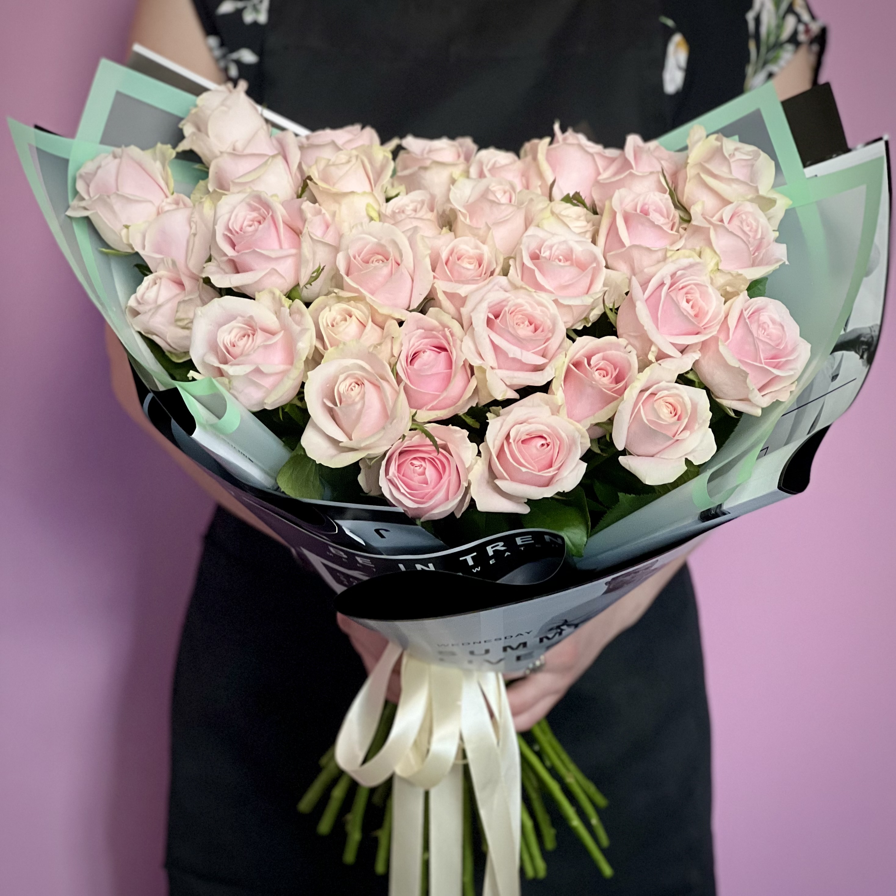 Евро букет из роз Свит Аваланж 60 см 35 шт литтауэр флоренс свит роз код вашей личности секреты успешного бизнеса