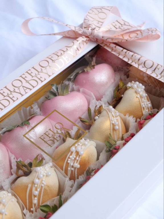 Для crm Клубника в шоколаде в премиум коробке 21 шт