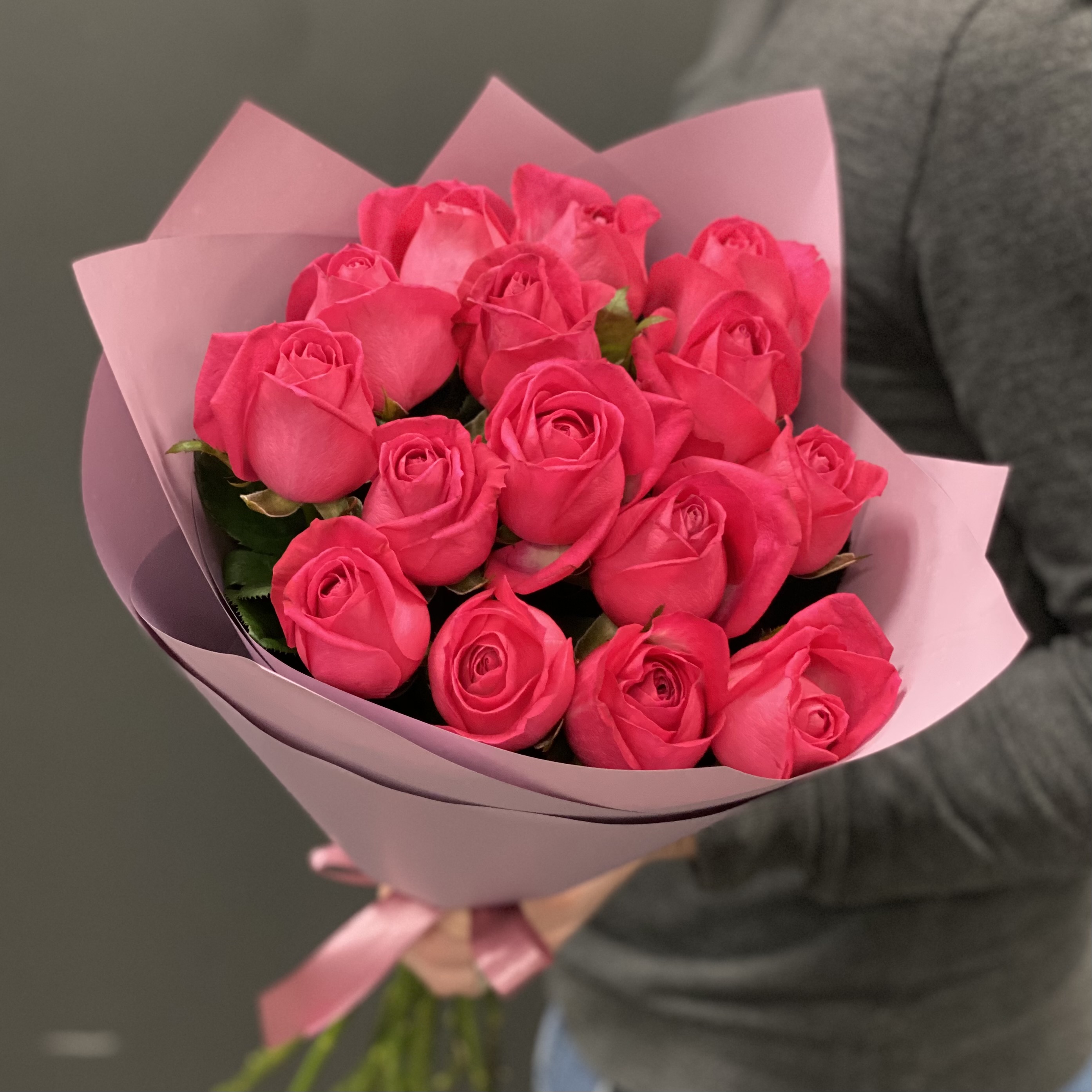 Розы Букет из 15 малиновых роз (60 см)