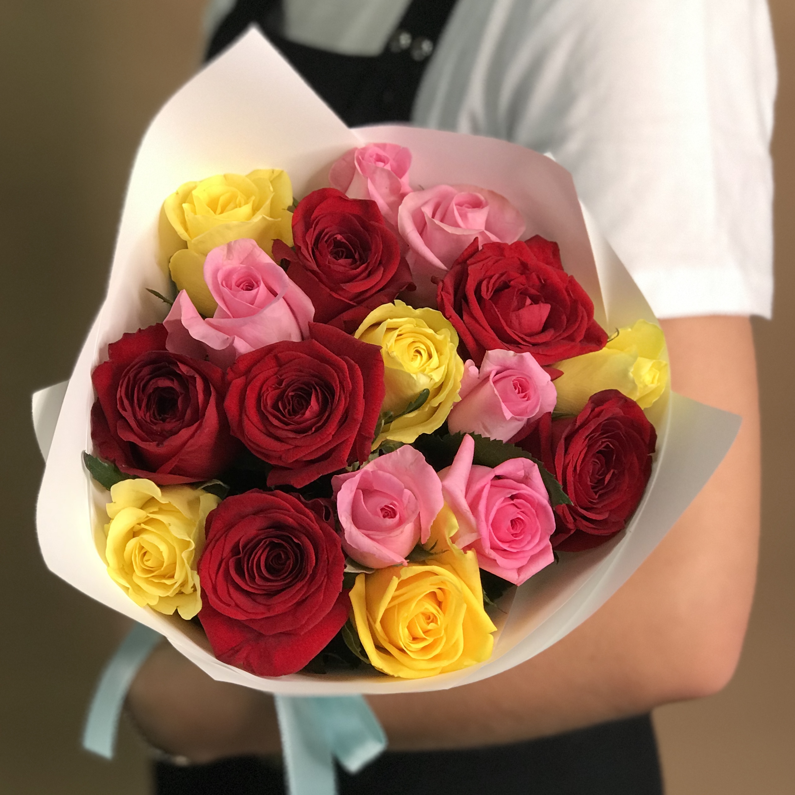 Розы Букет яркий микс из роз 17 шт. (40 см)