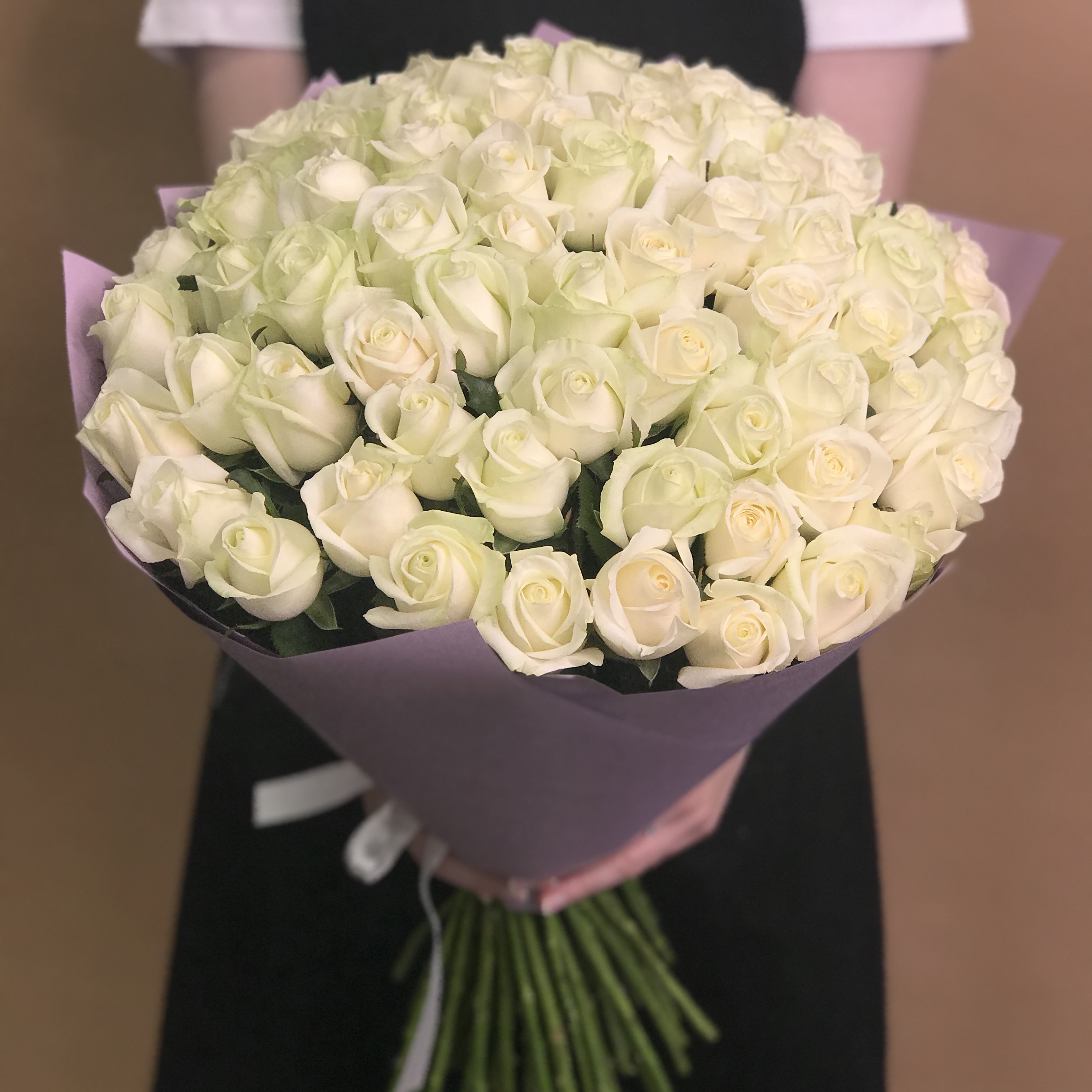 Букет из 71 белой розы (70 см) букет из 71 розы 70 см