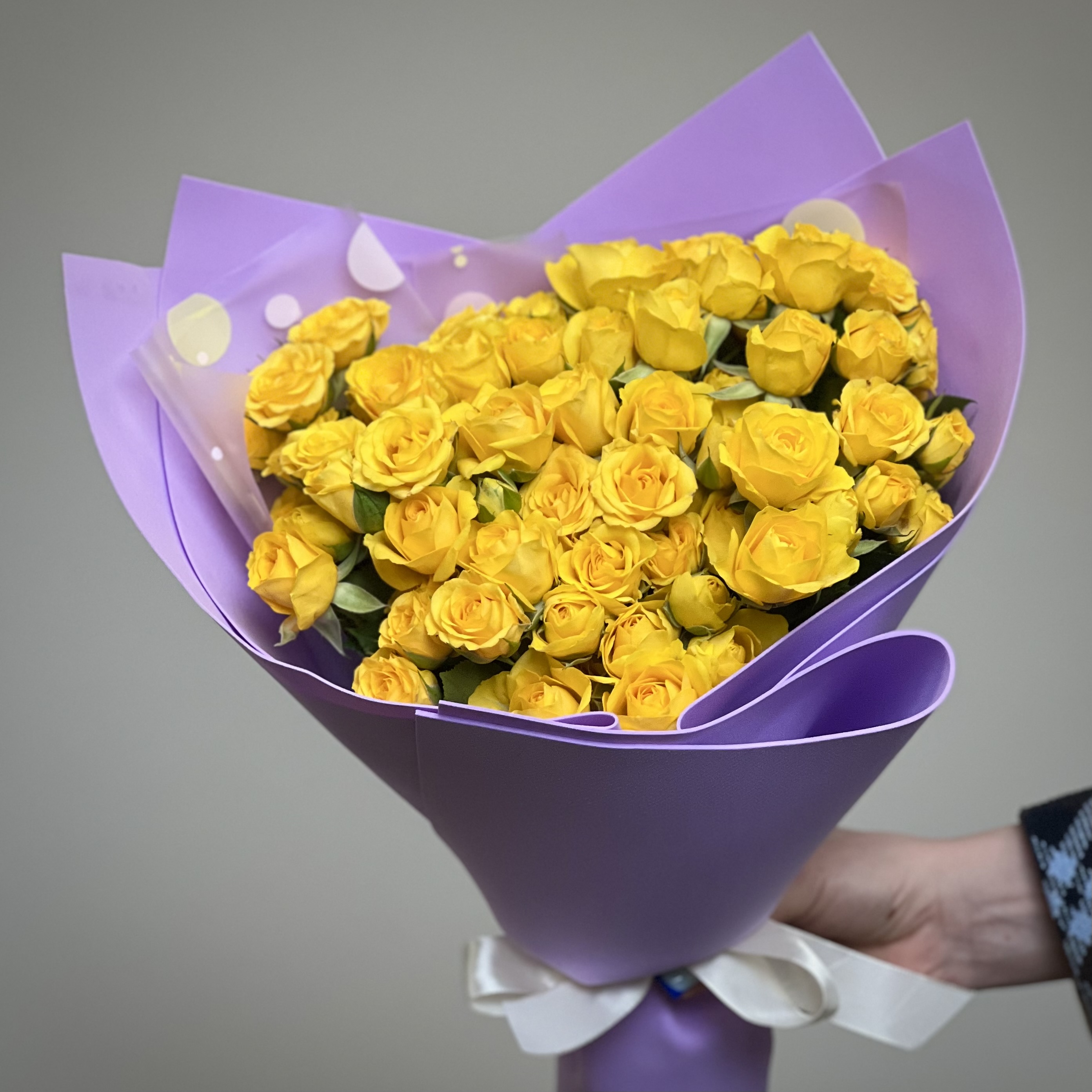 Кустовая роза Букет из 17 кустовых желтых роз