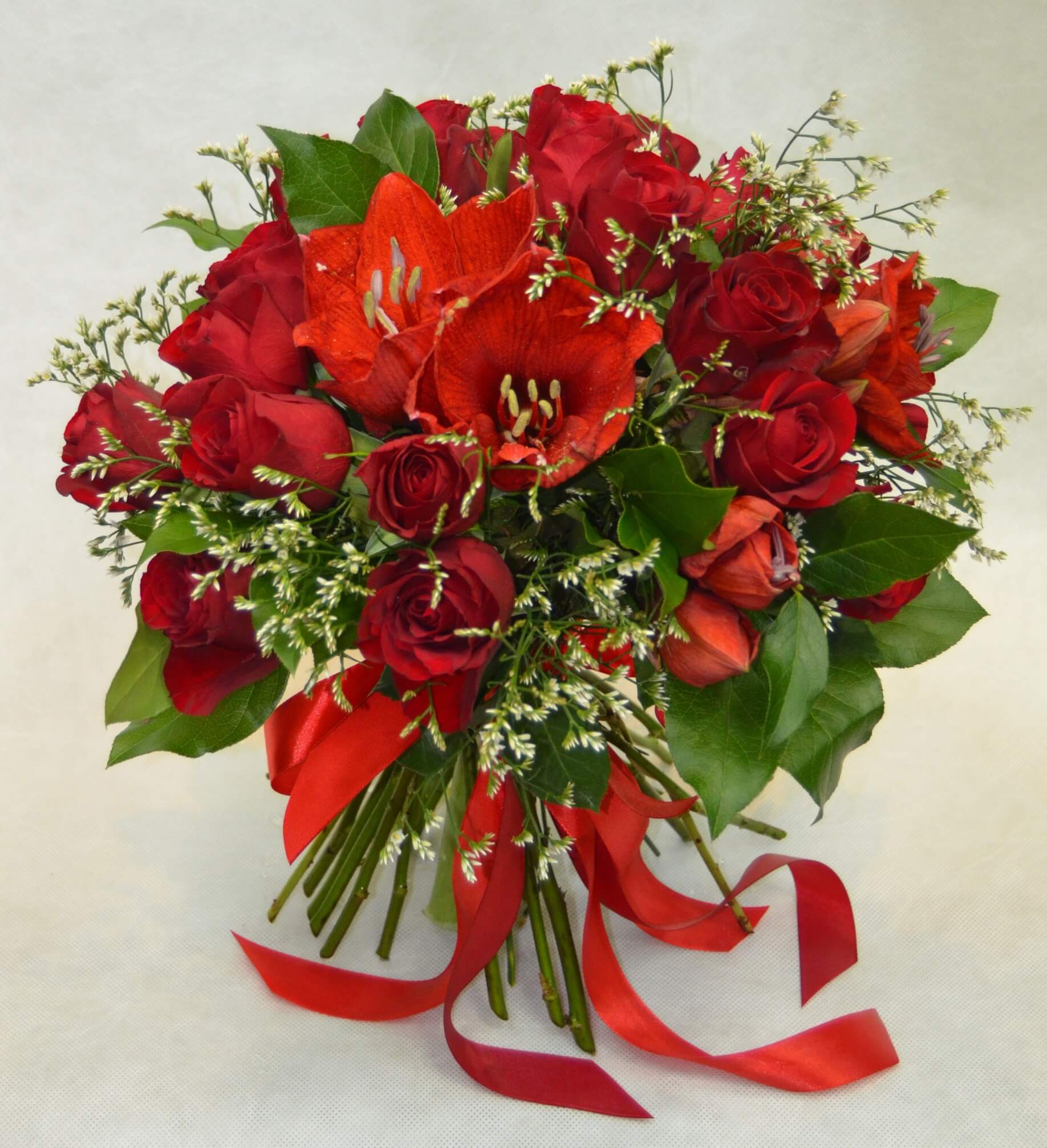 Амариллисы Букет Маяк