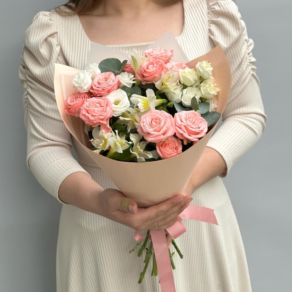 Кустовая роза Букет Манящая красота