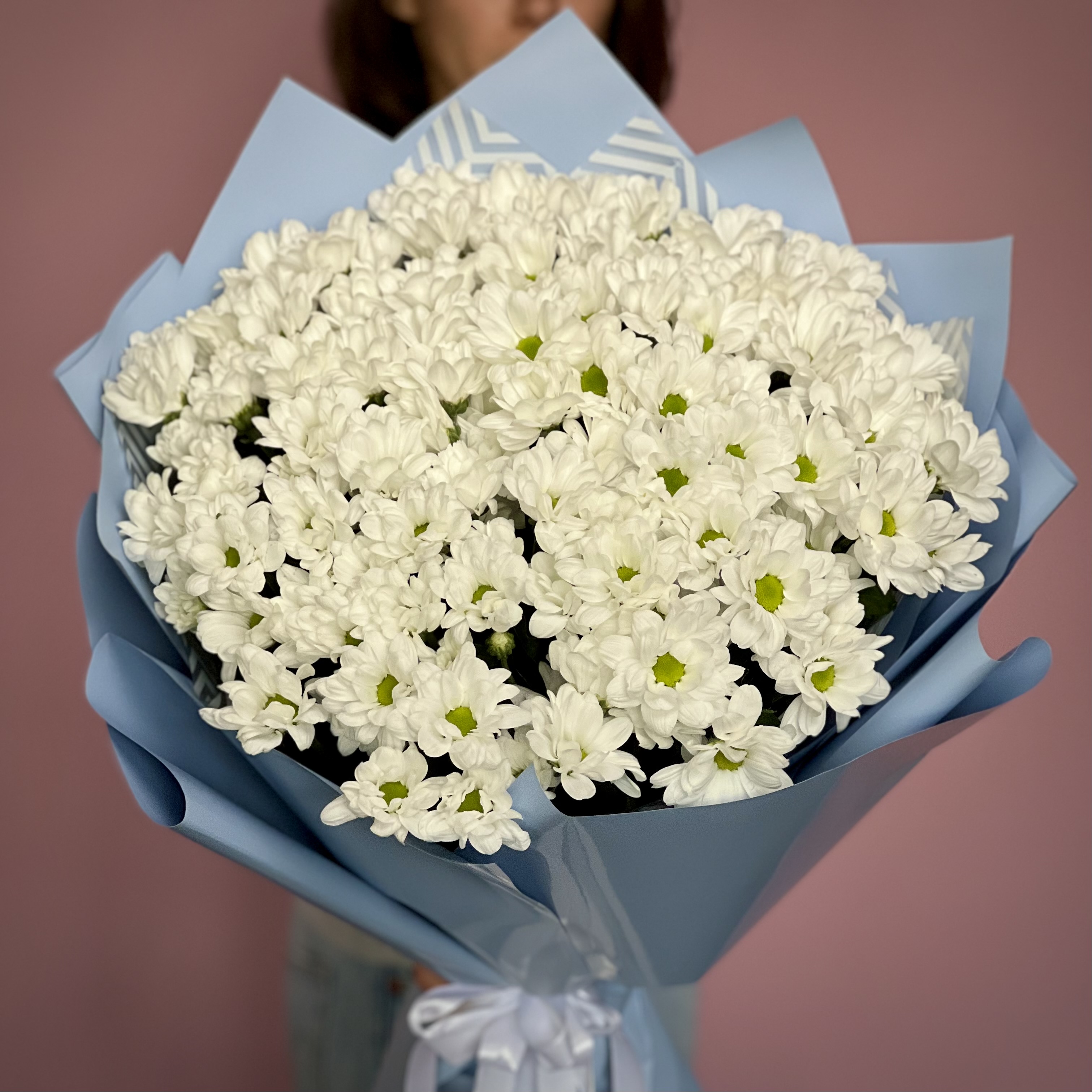 Хризантемы Букет из 19 кустовых хризантем