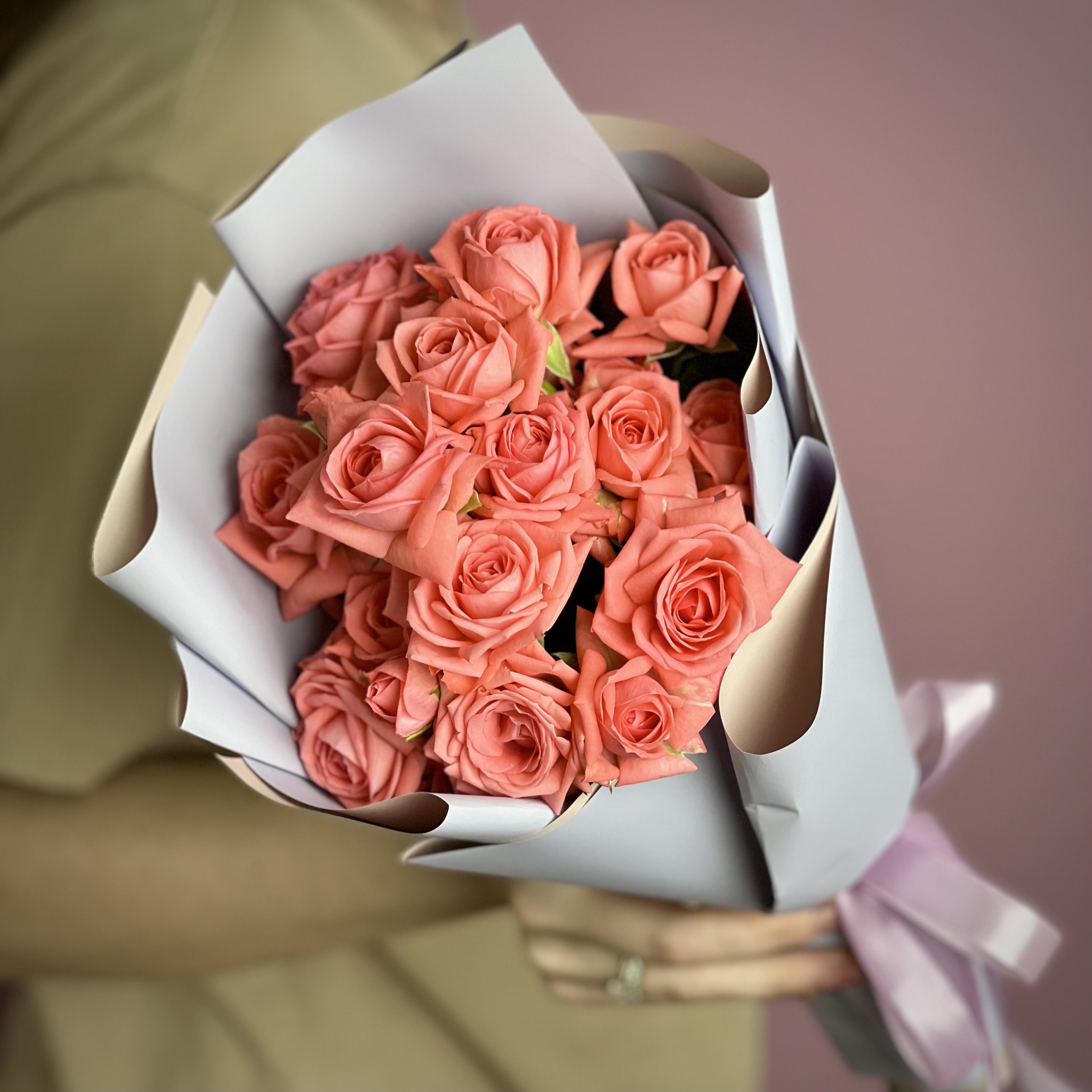 Кустовая роза Букет из 7 кустовых коралловых роз