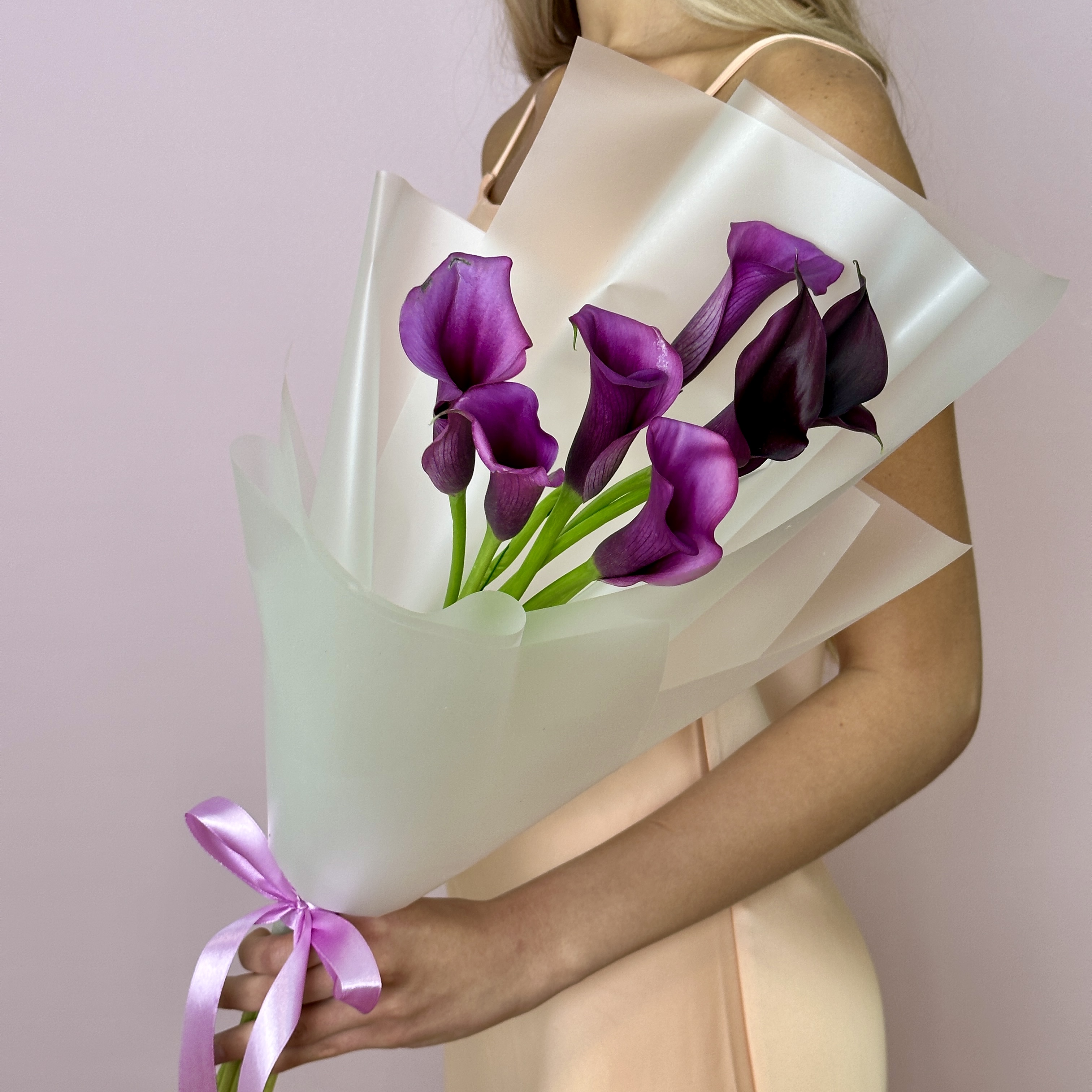 Каллы Букет из 7 черничных калл