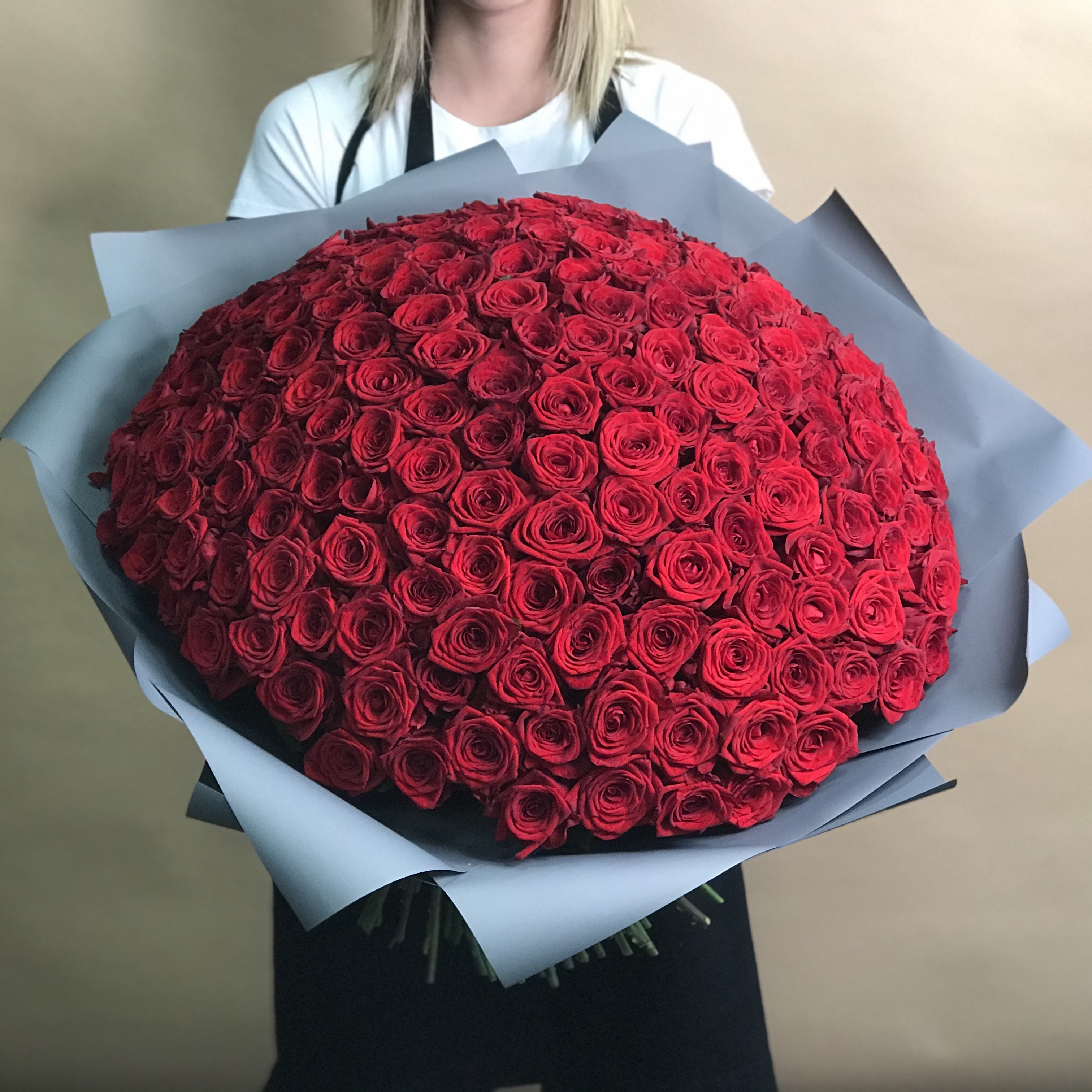 Букет из 201 красной розы (70 см) букет из 201 красной розы 70 см