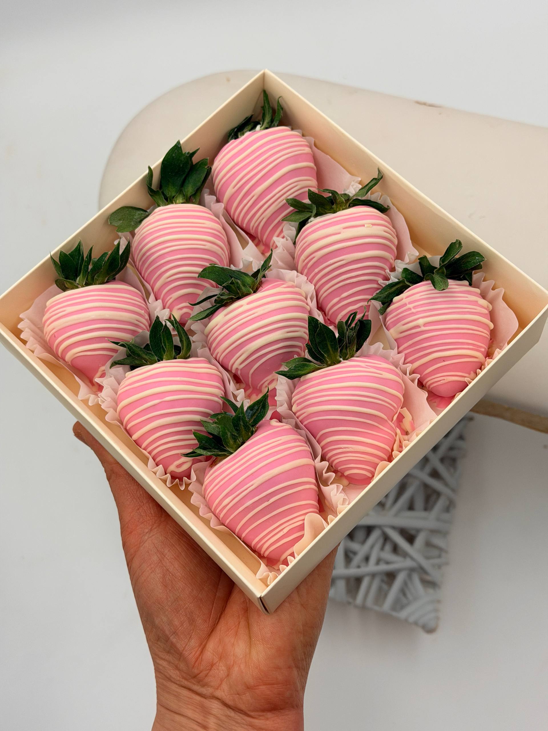 Для crm Коробочка из 9 клубник в шоколаде