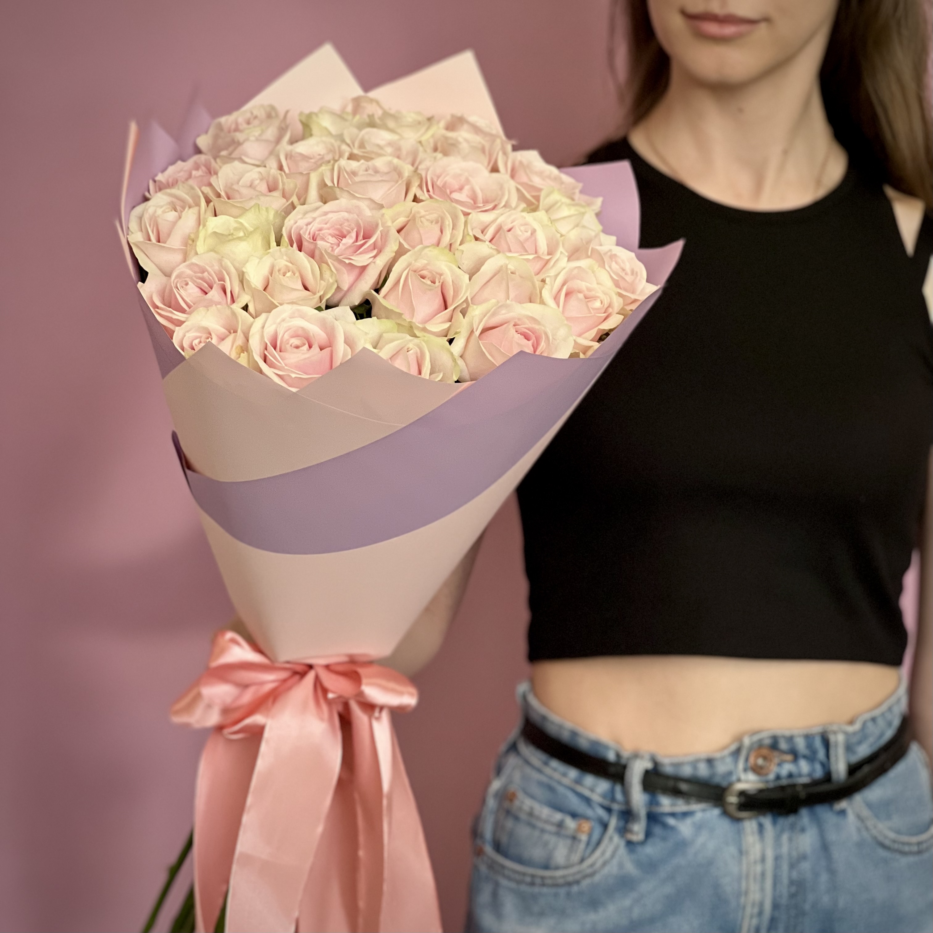 Букеты из роз Букет из роз Свит Аваланж 70 см 29 шт