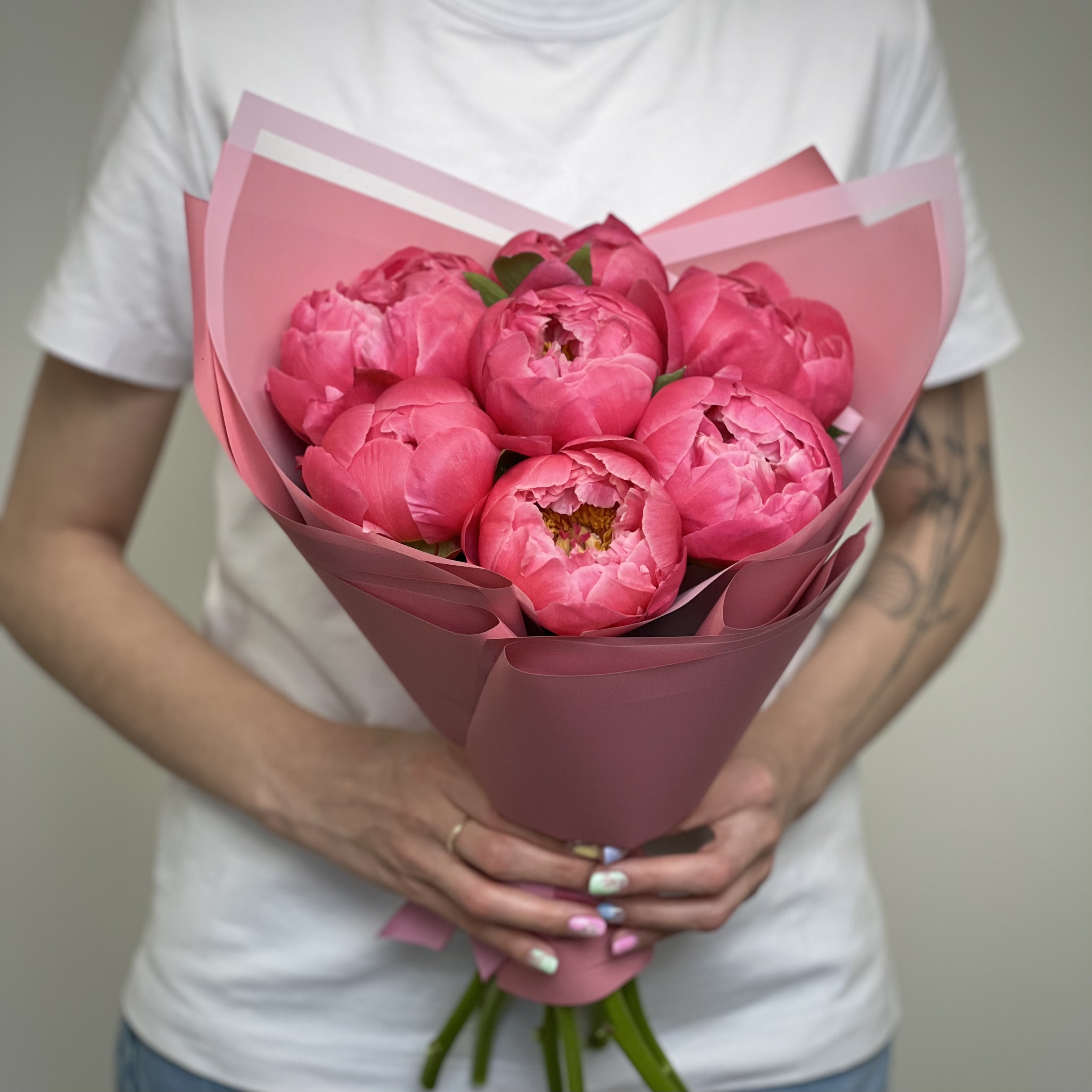 Пионы Букет из 7 коралловых пионов
