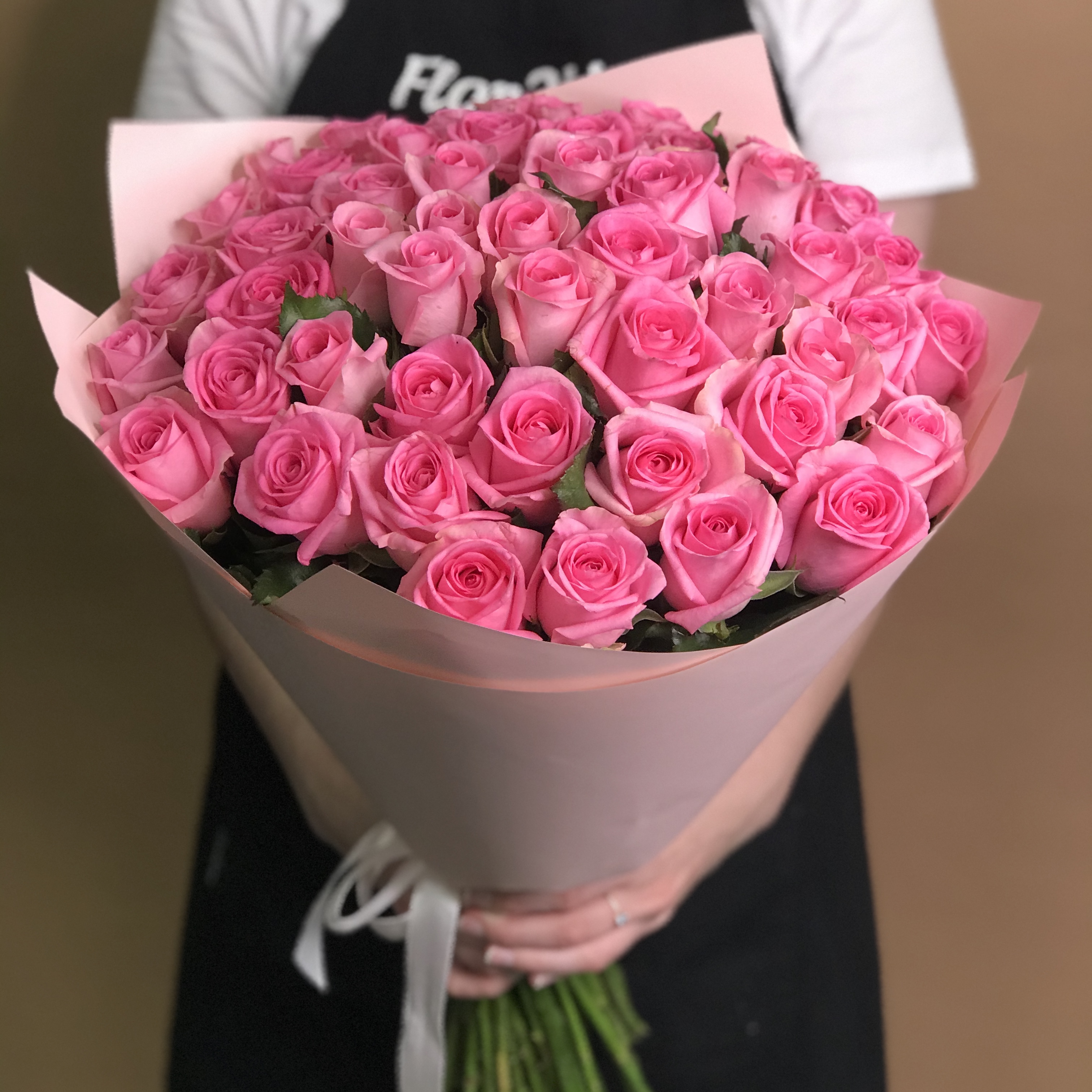 Букет из 51 розовой розы (60 см) букет из 51 кустовой розовой розы