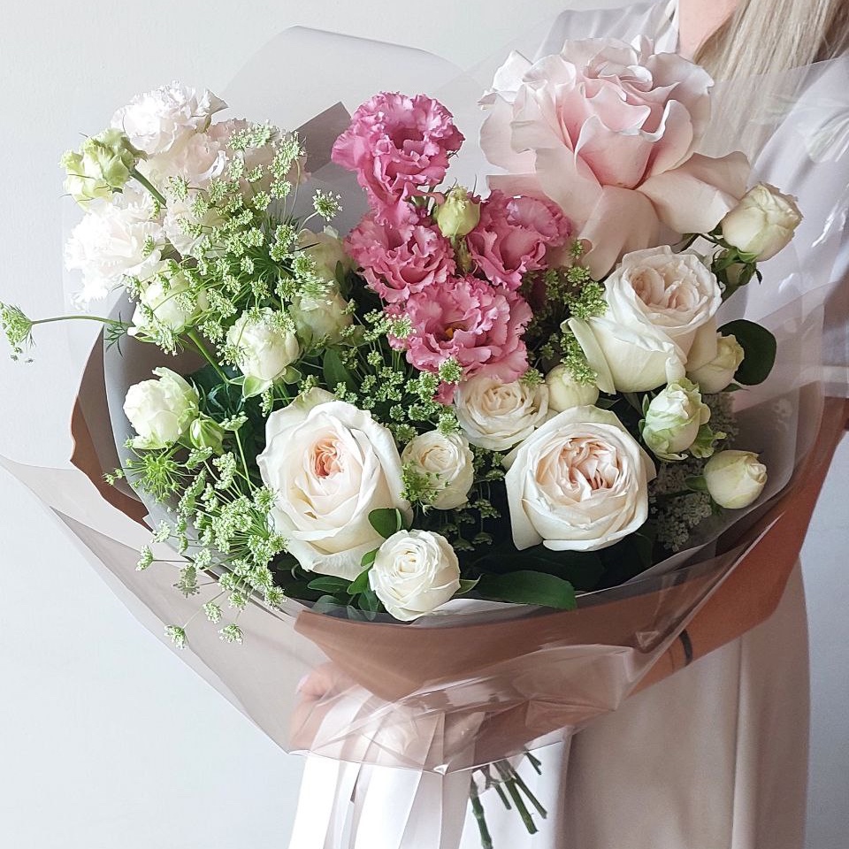 Пионовидная роза Букет Цветочная поляна