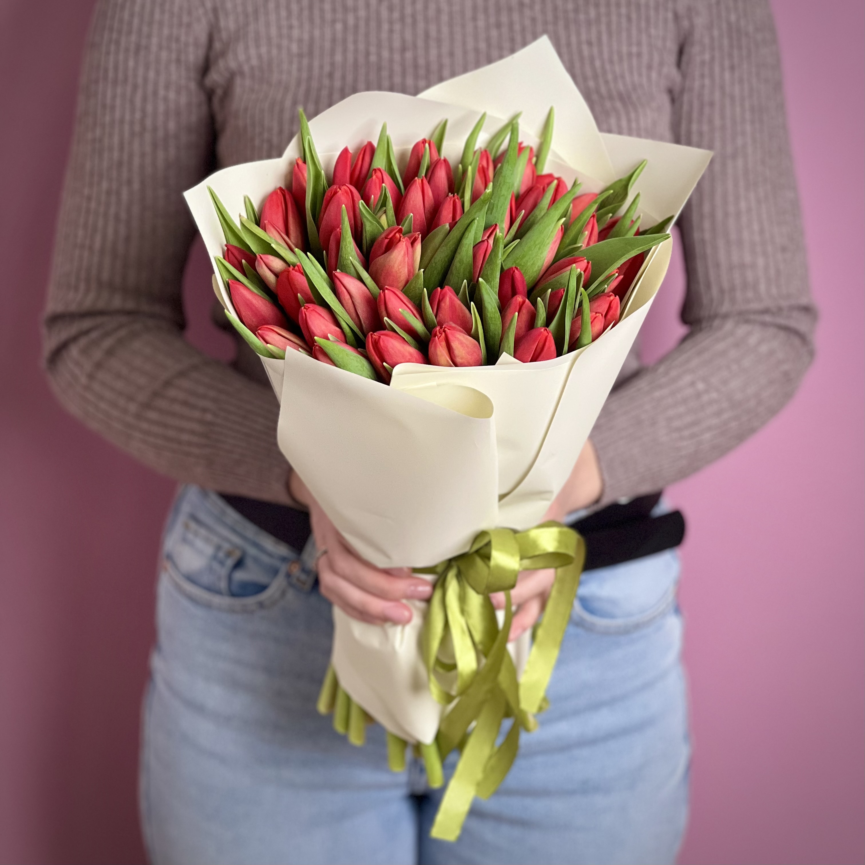 Тюльпаны Букет из 55 красных тюльпанов