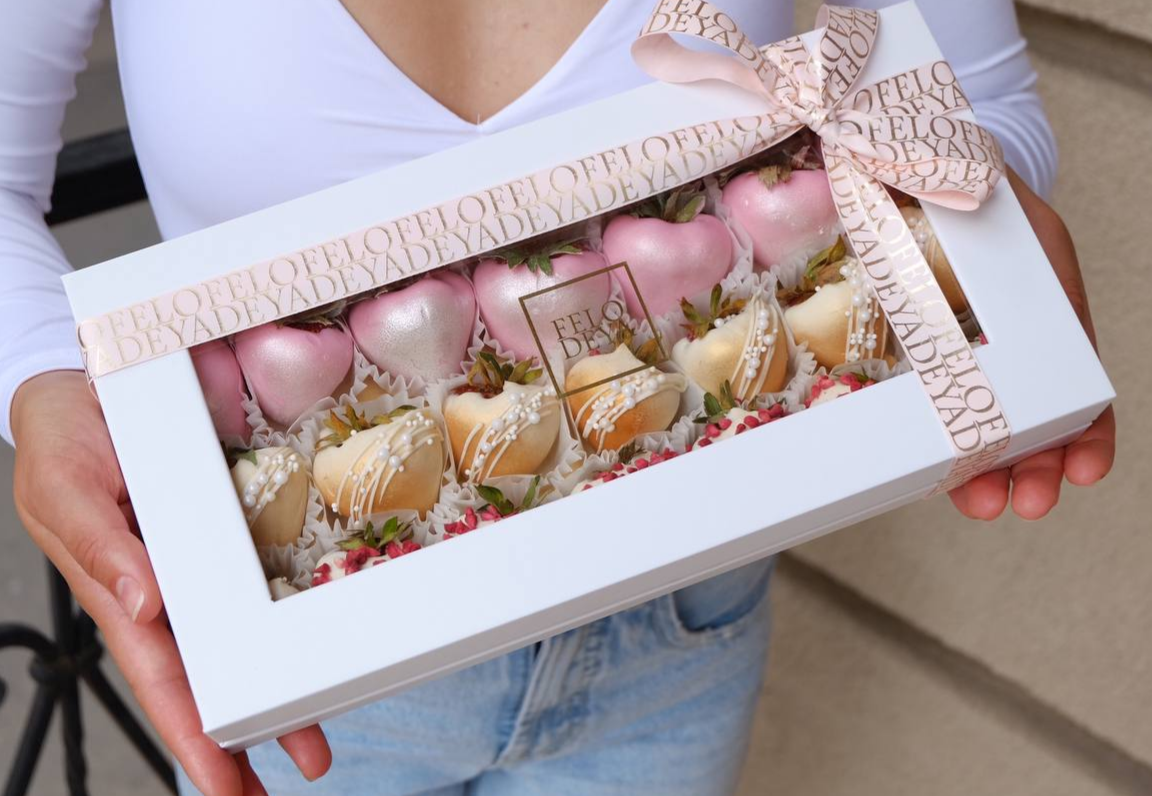 Для crm Клубника в шоколаде в премиум коробке 21 шт