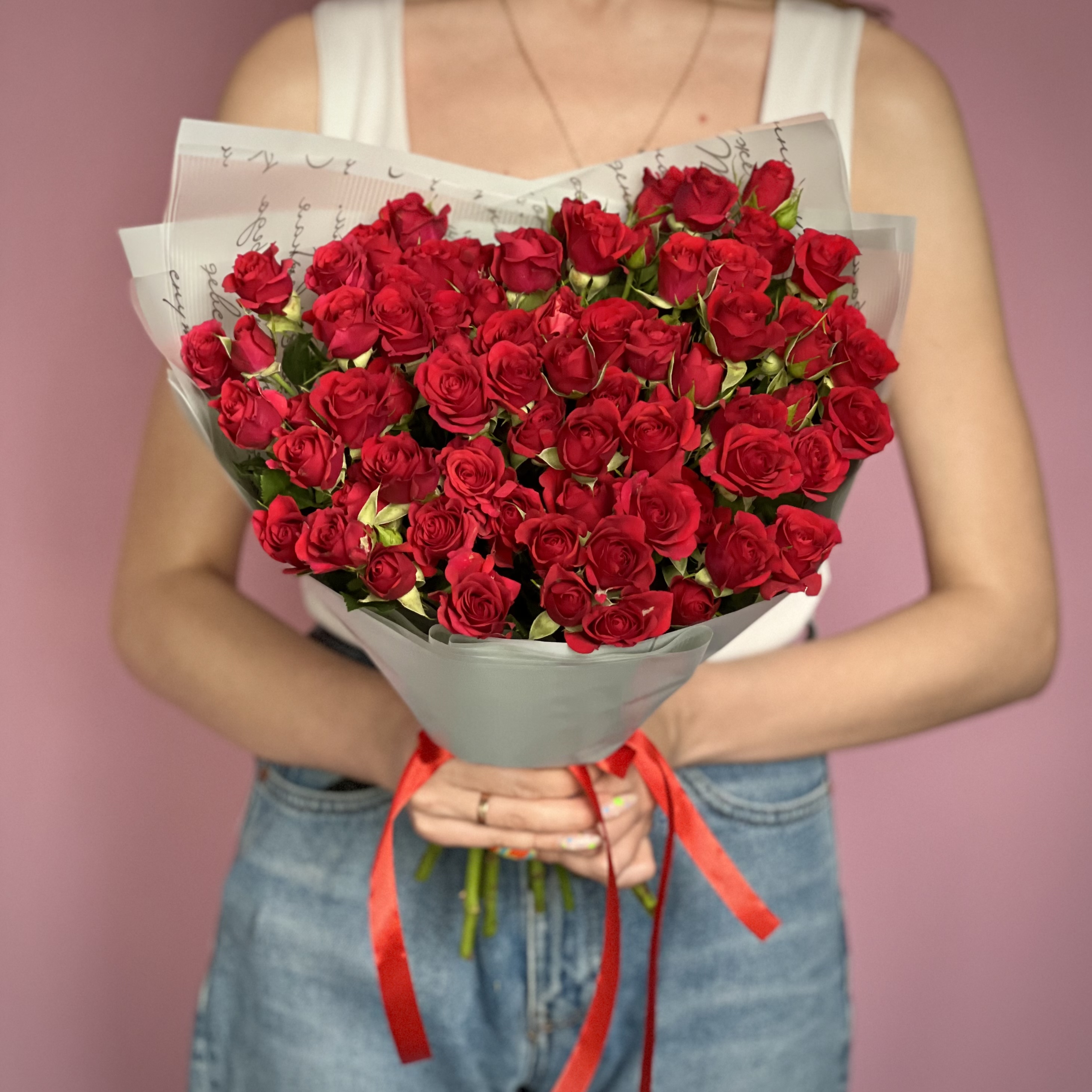 Кустовая роза Букет из 17 кустовых красных роз