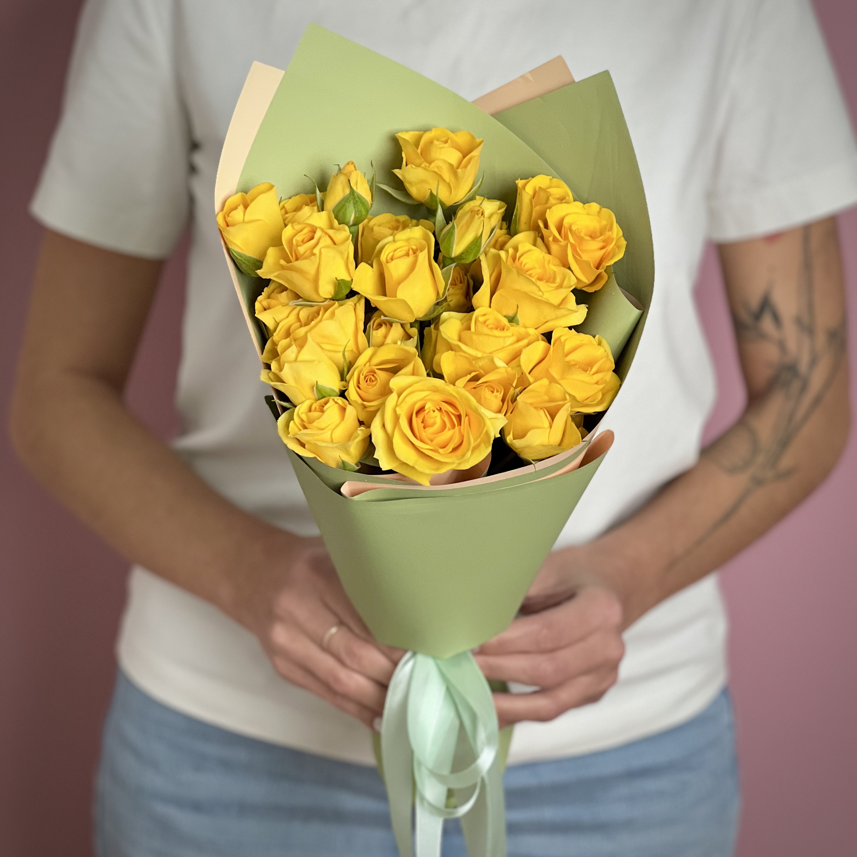 Кустовая роза Букет из 7 кустовых желтых роз