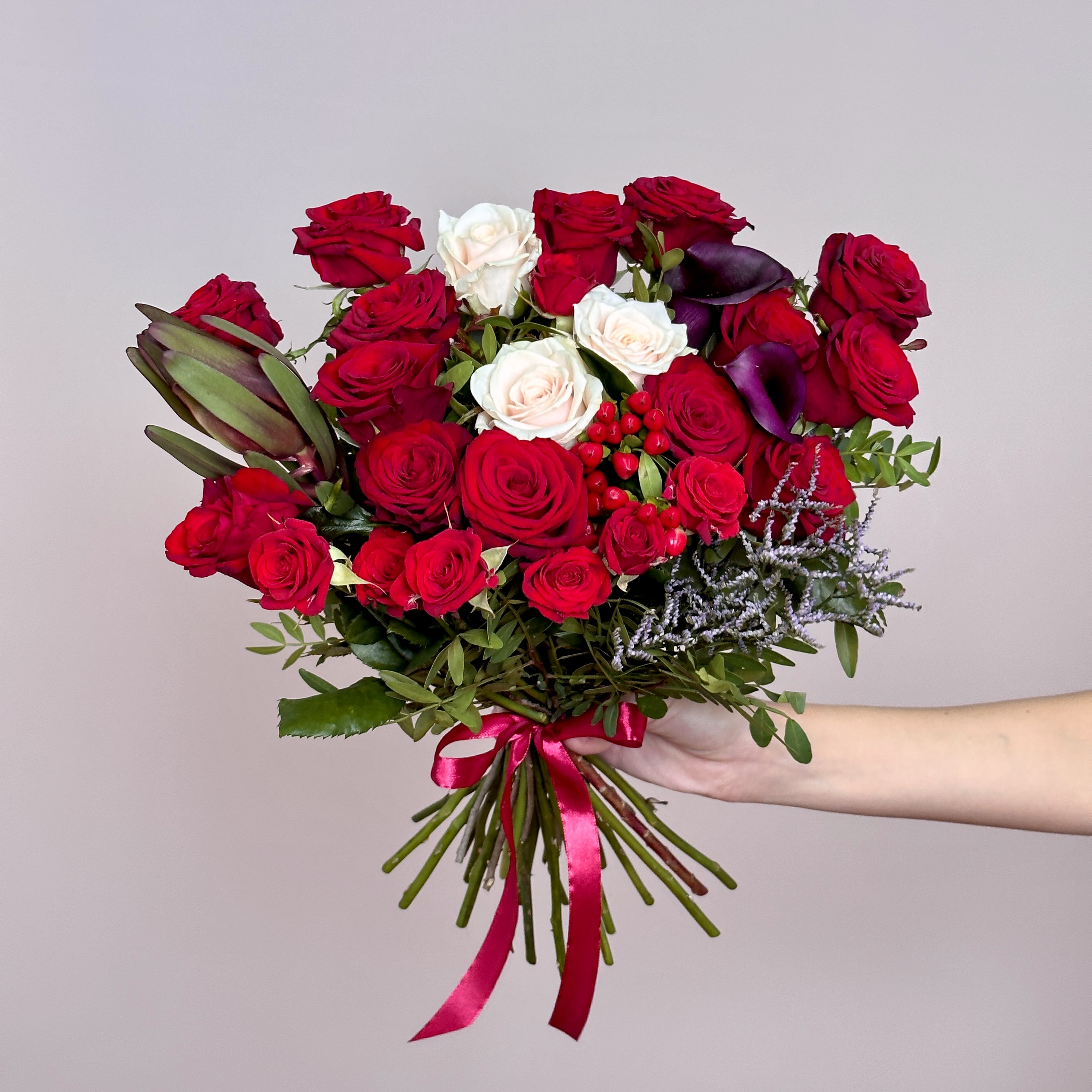 Кустовая роза Букет Танец страсти