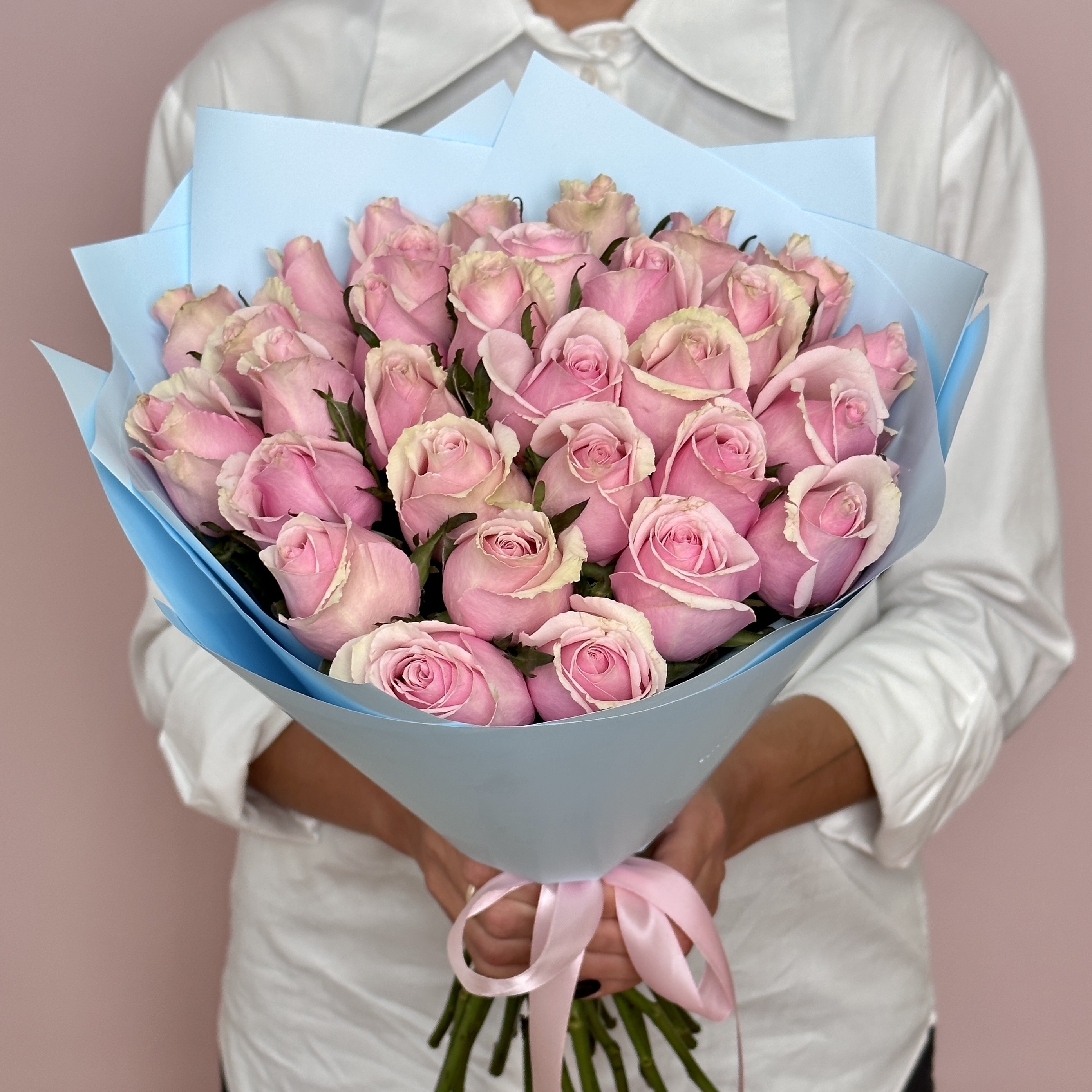Букет из 31 розы Пинк Дрим (40 см) роза лавендер дрим на штамбе 90 см